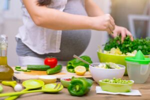 Gesunde Ernährung in der Schwangerschaft ist mit Hebamme Angelika Klein in der Region Mainz, Heidesheim, Ingelheim einfach.